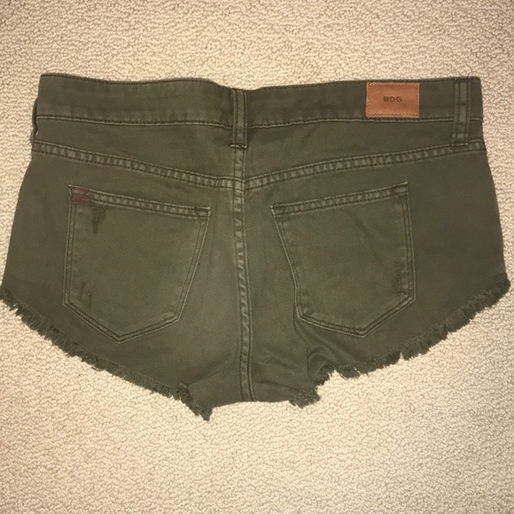 BDG GREEN SHORTS - Picture 2 of 4